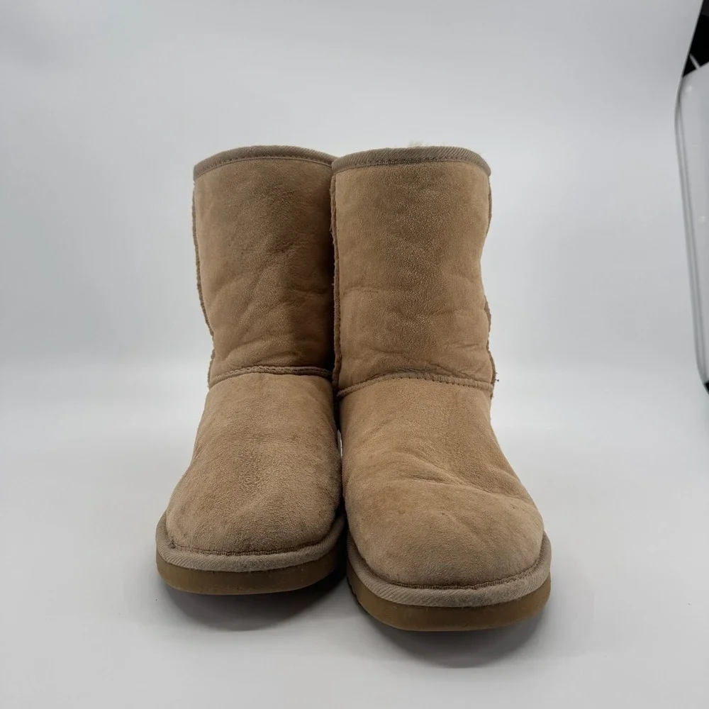 UGG Boots Womens 9 Classic Short 5825 Sheepskin Tan Suede Winter Australia Cozy